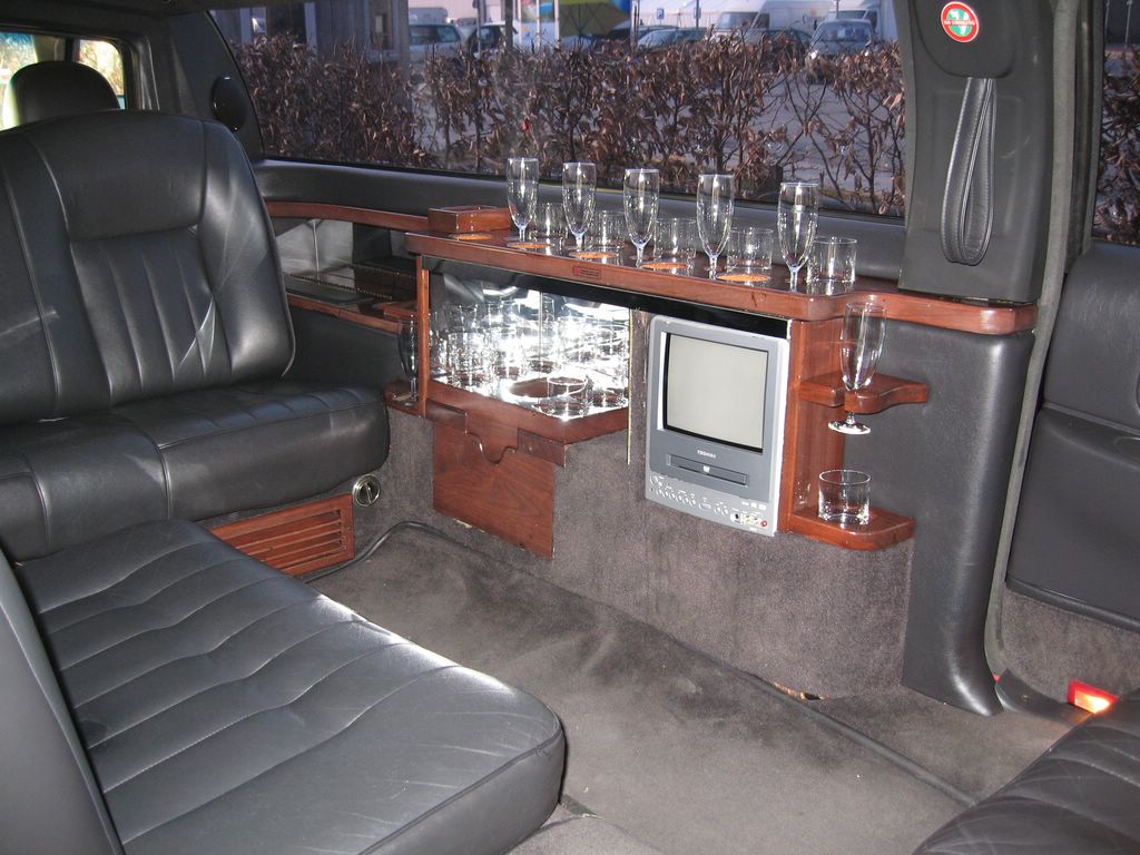 Lincoln DaBryan Coach 85 inches Limo