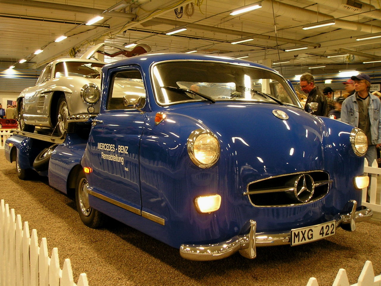 Mercedes-Benz Spezial 300 Transporter replica