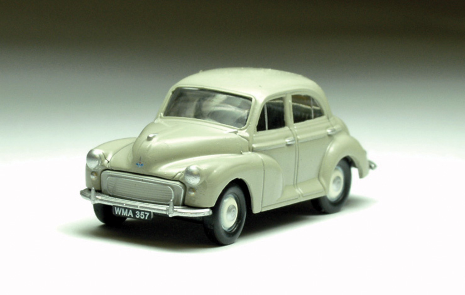 Morris Minor 4dr: Photo gallery, complete information about model ...