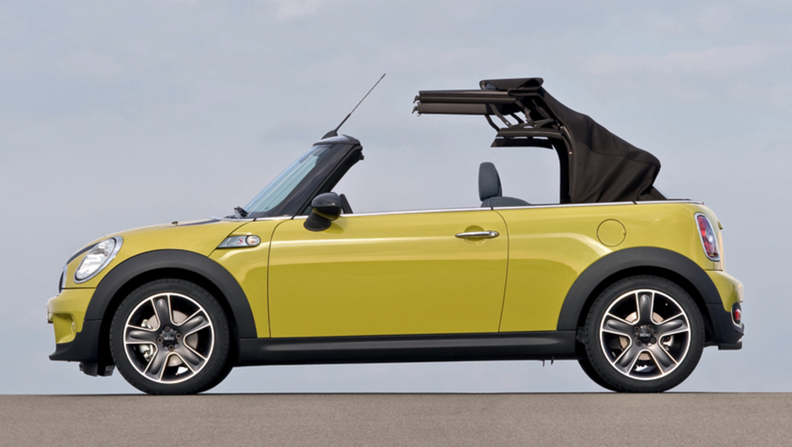 MINI COOPER CONVERTIBLE-"THE HAPPY PUPPY" | Blog for all the CAR ...