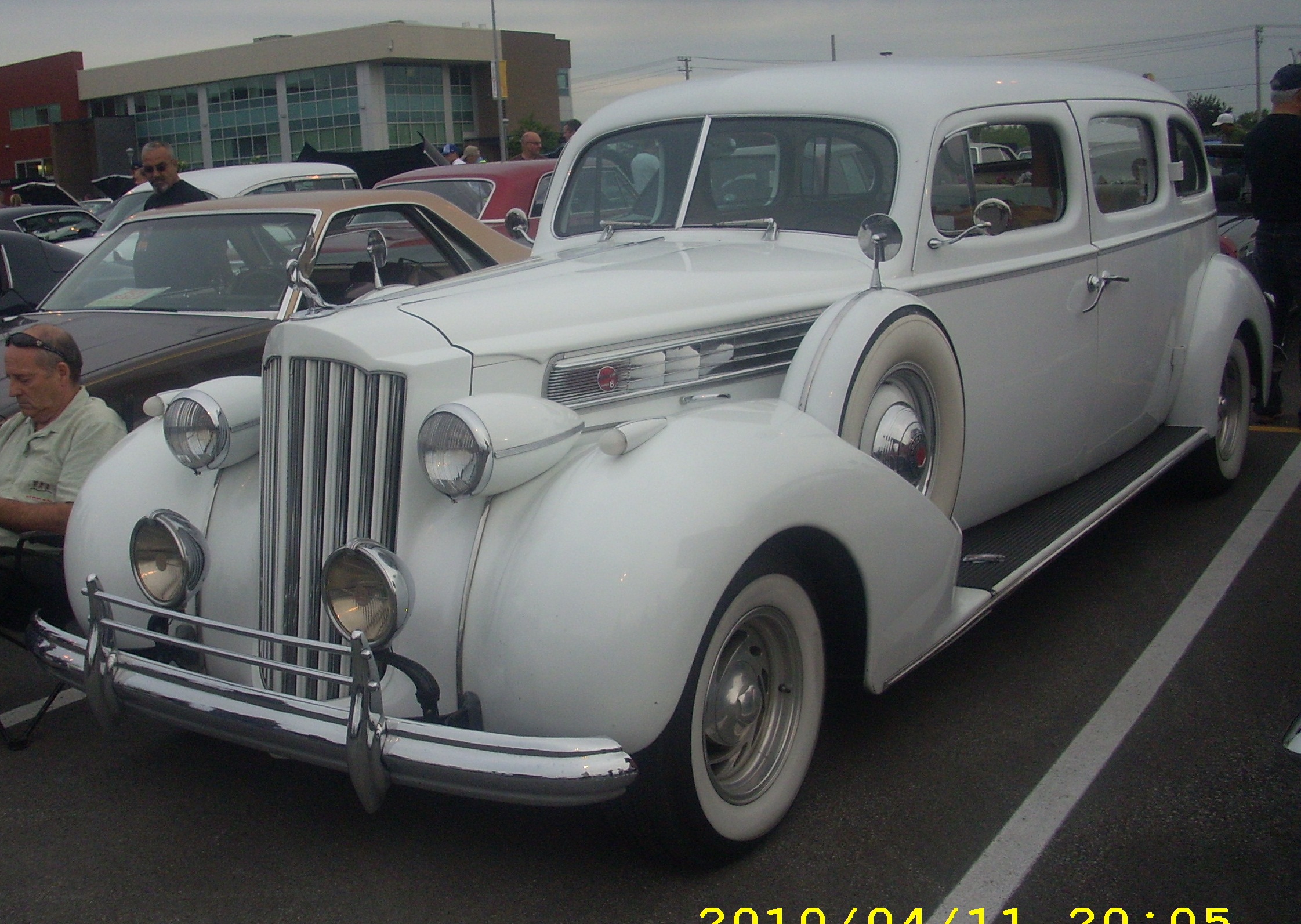 File:Packard Super 8 (Centropolis Laval '10).jpg - Wikimedia Commons