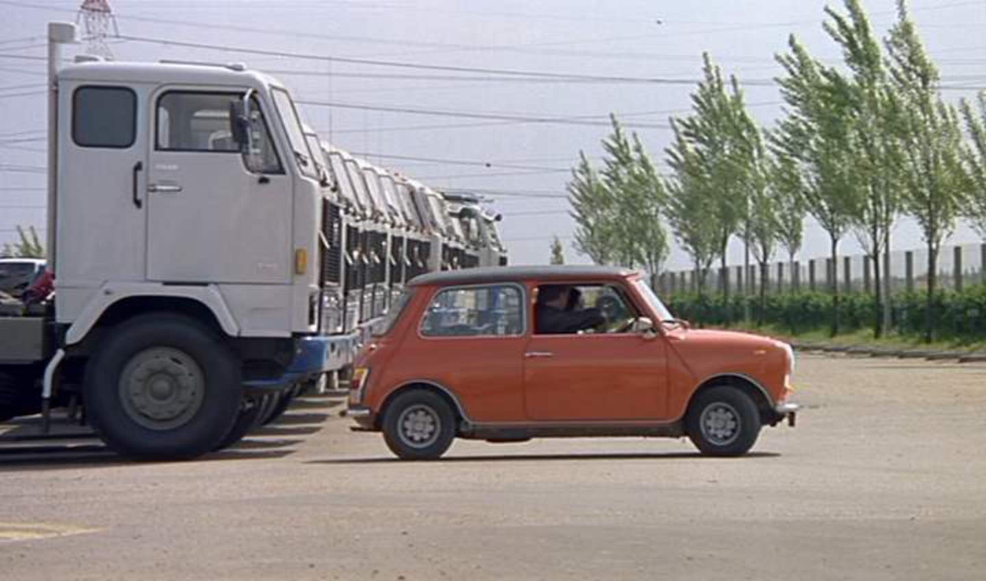 IMCDb.org: 1977 Mini 1100 Special MkIV [ADO20] in "La menace, 1977"