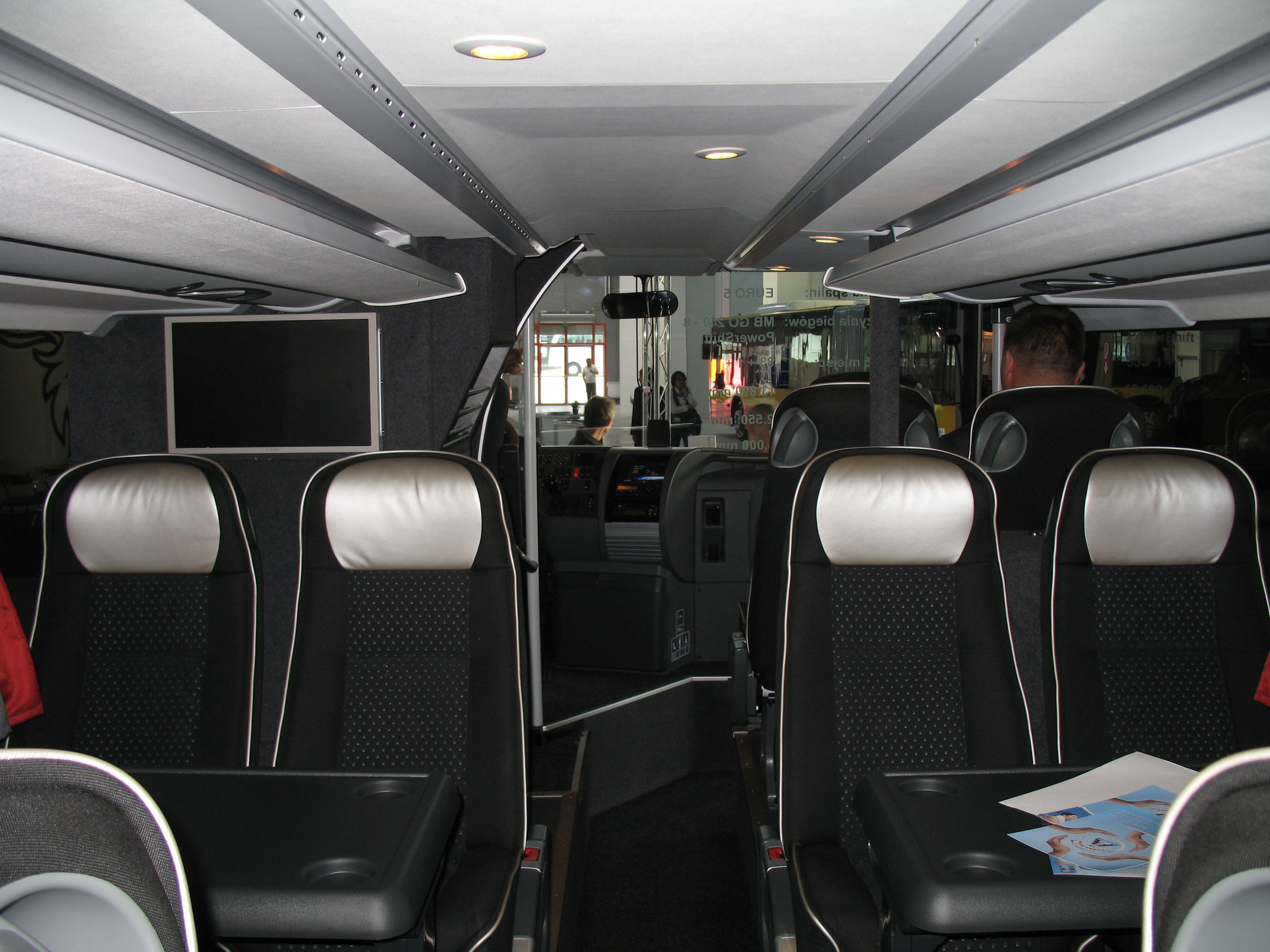 File:Setra S 431 DT - interior front.jpg - Wikimedia Commons