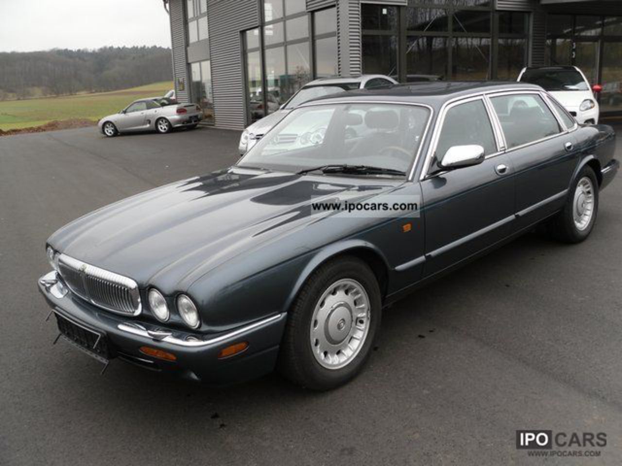 1998 Jaguar Daimler XJ V8 - Car Photo and Specs