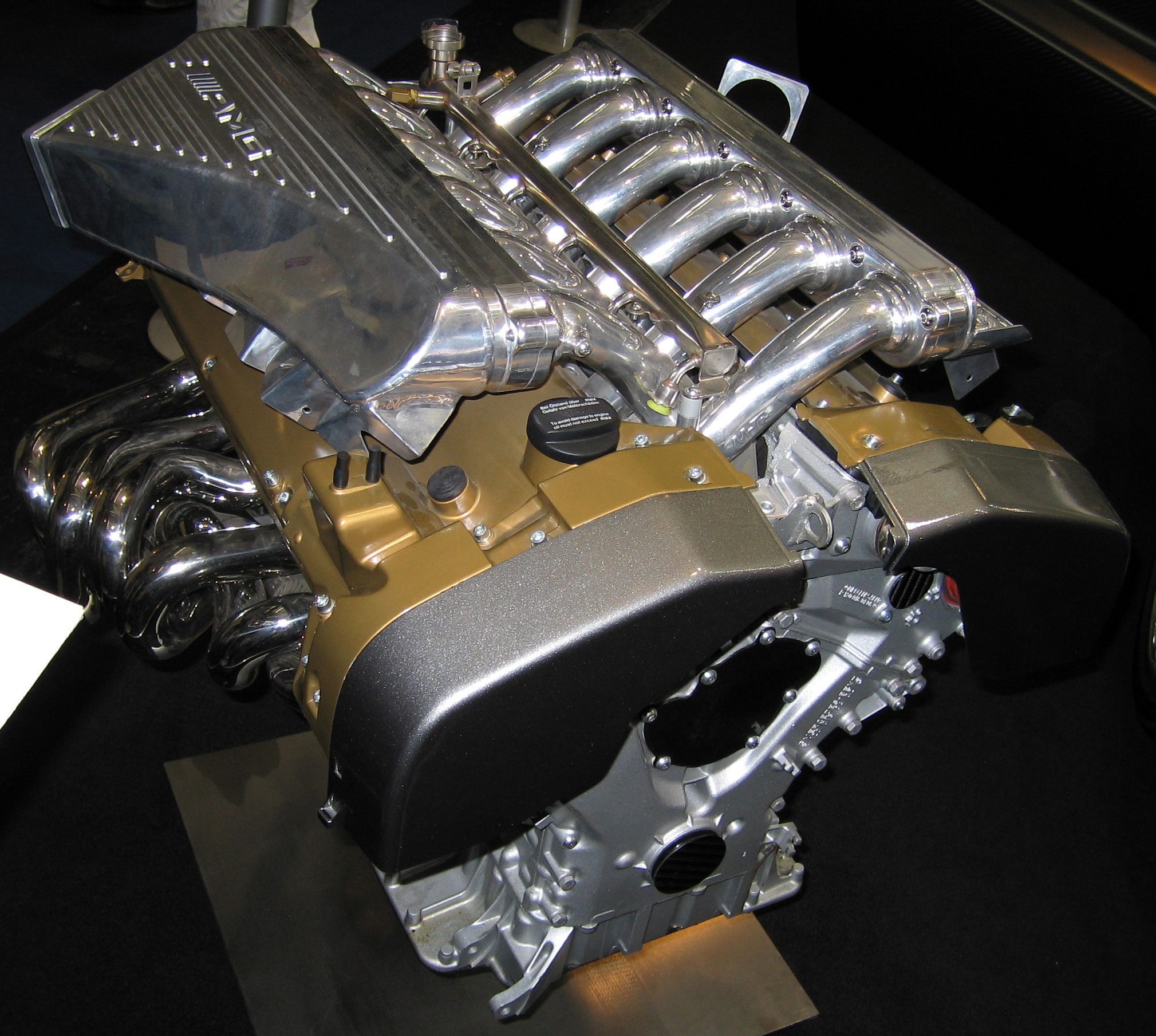 File:Pagani Zonda F engine (AMG V12 7.3l)2.jpg - Wikimedia Commons