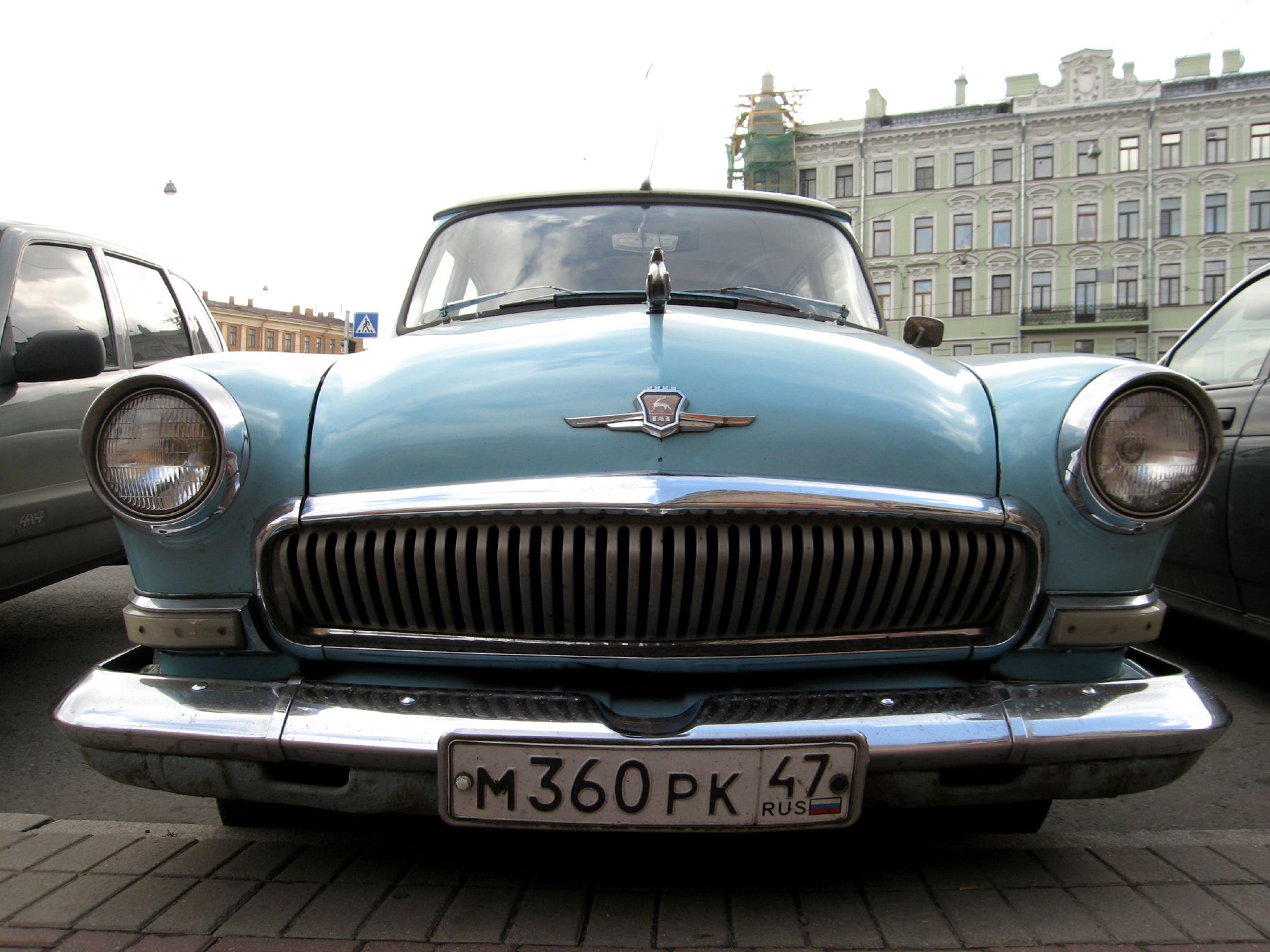 File:GAZ-21 (3rd generation) "Volga" (blue colored).jpg ...