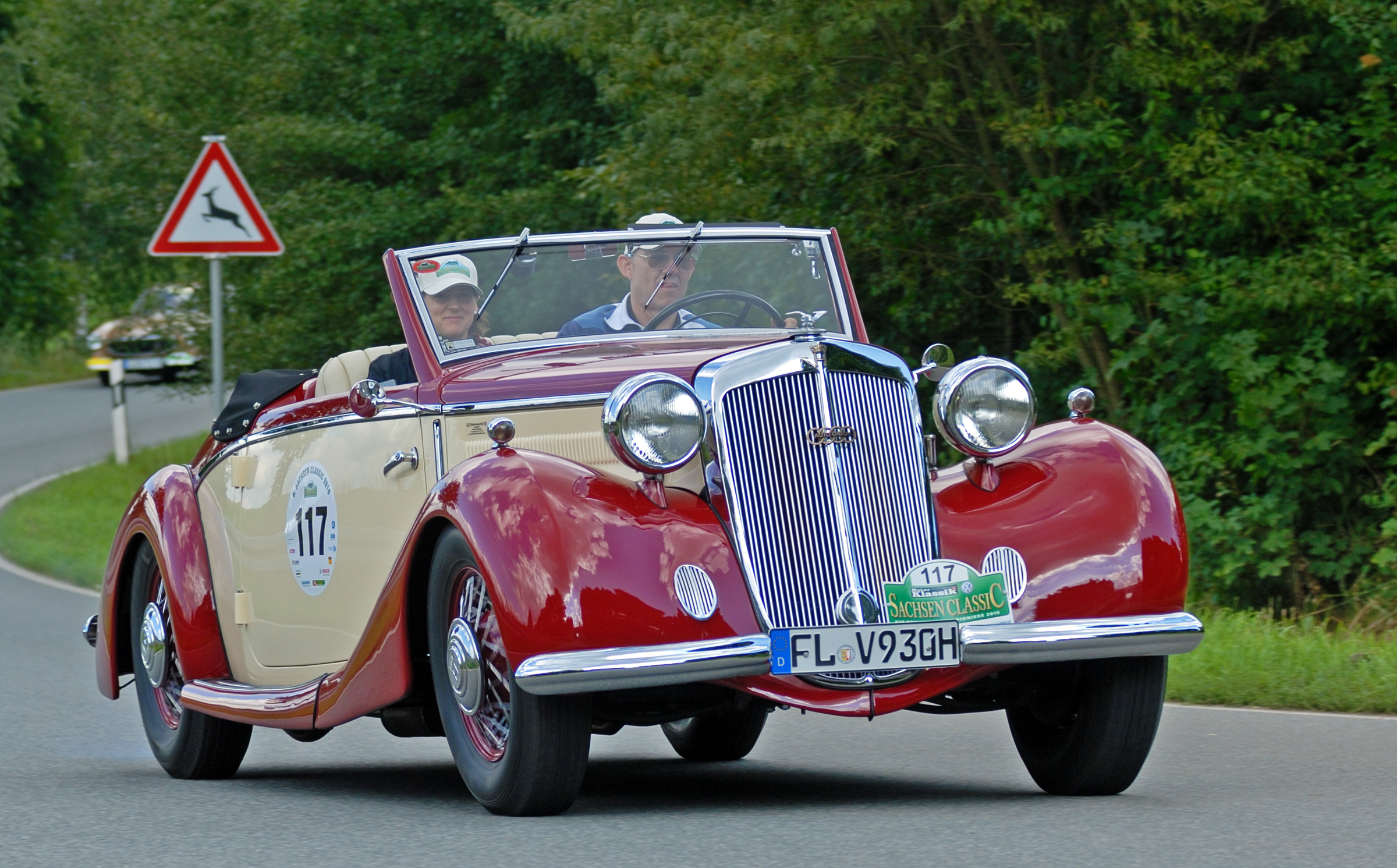 File:Saxony Classic Rallye 2010 - Horch 930 V 1937 (aka).jpg ...
