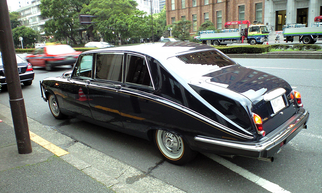 File:Daimler DS420 Limousine rear.jpg - Wikimedia Commons