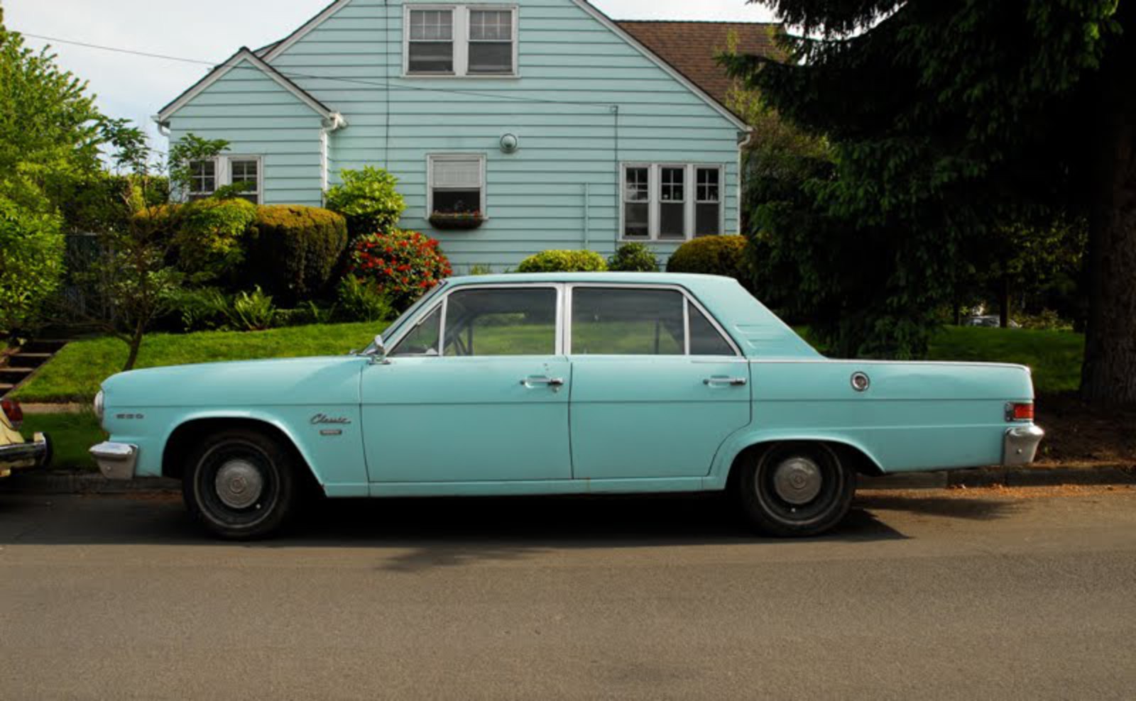 OLD PARKED CARS.: 1965 Rambler Classic 550.