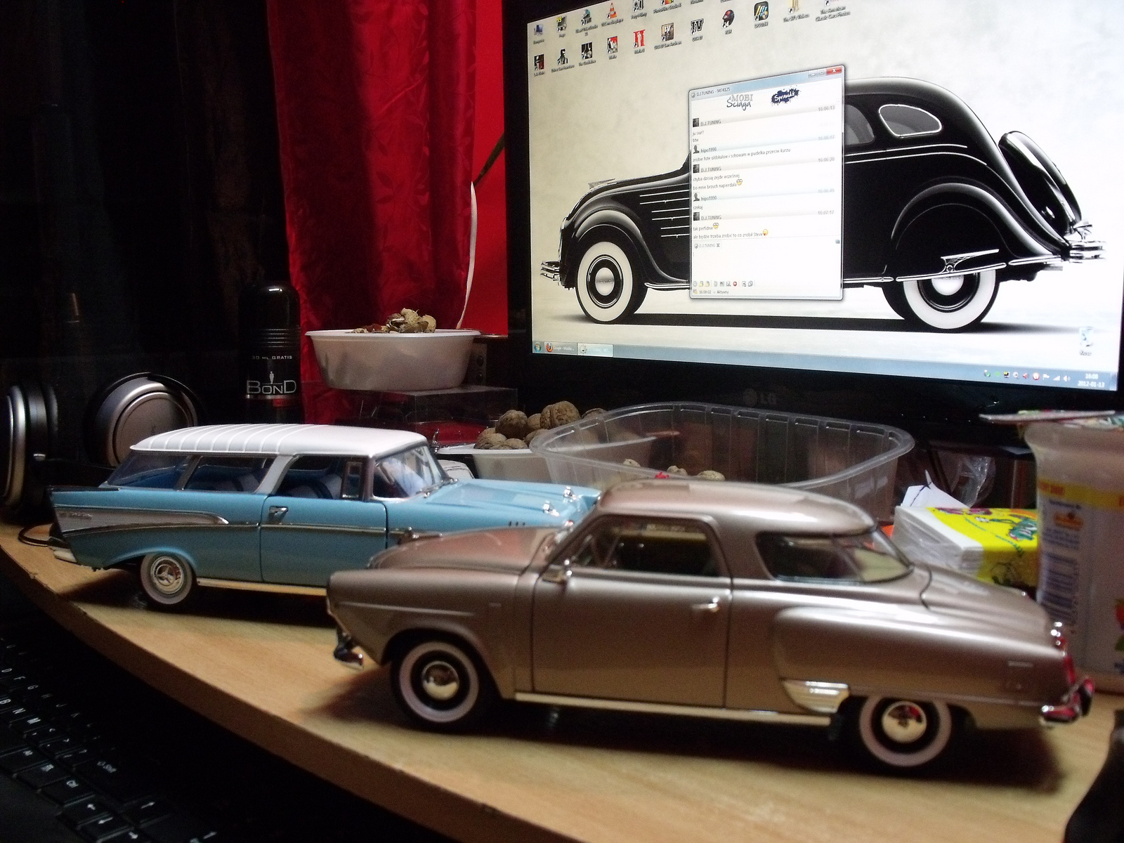 1:18 Yatming: 1957 Chevrolet Bel Air Nomad & 1950 Studebaker ...