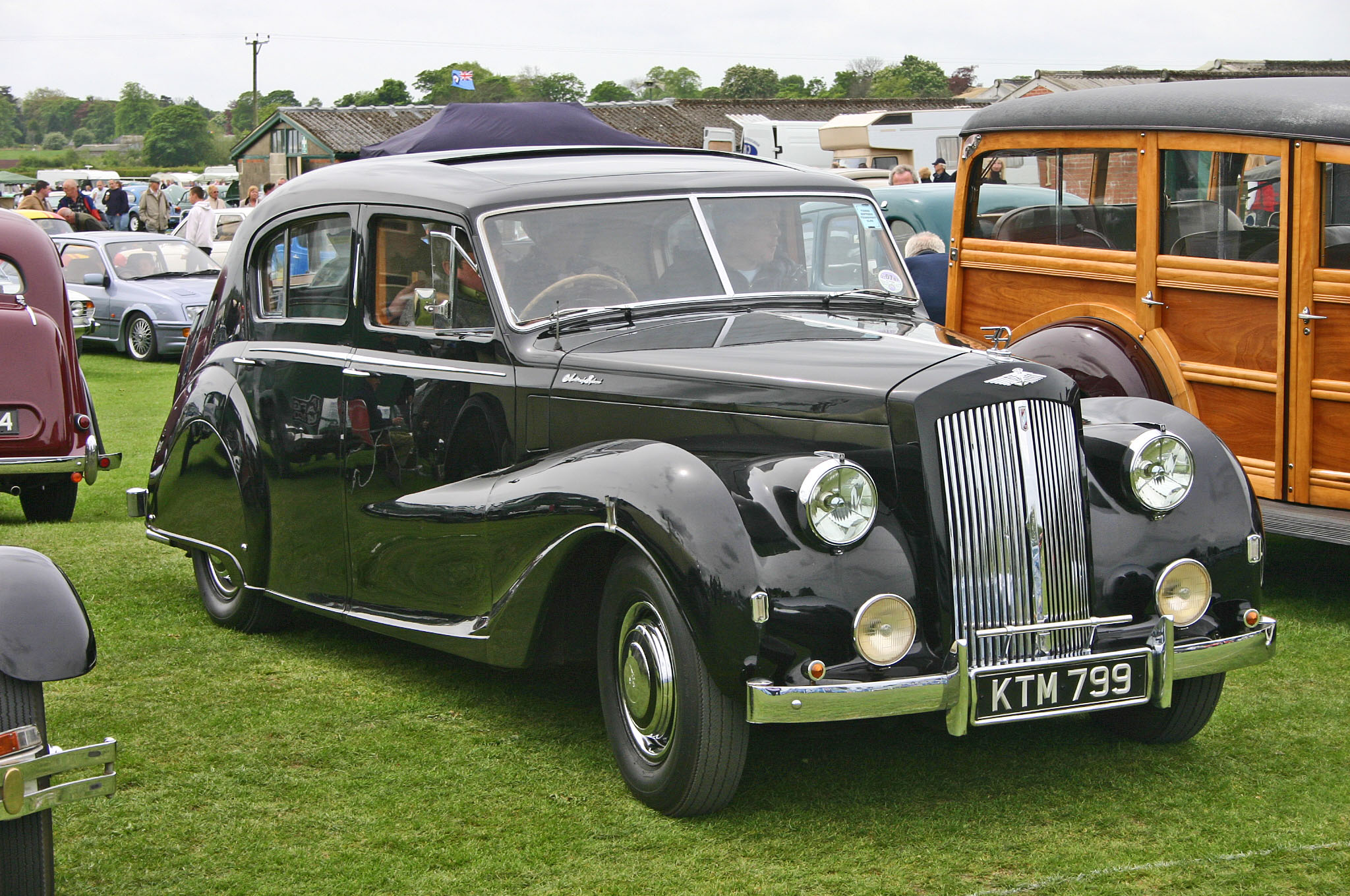 File:Austin A135 Princess MkII DS3 front.jpg - Wikimedia Commons