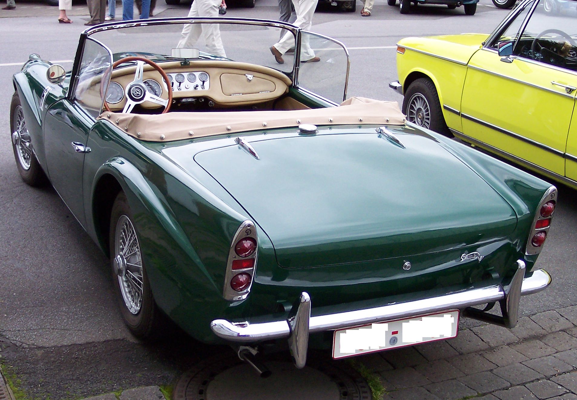 File:Daimler SP250 Dart green hl.jpg - Wikimedia Commons