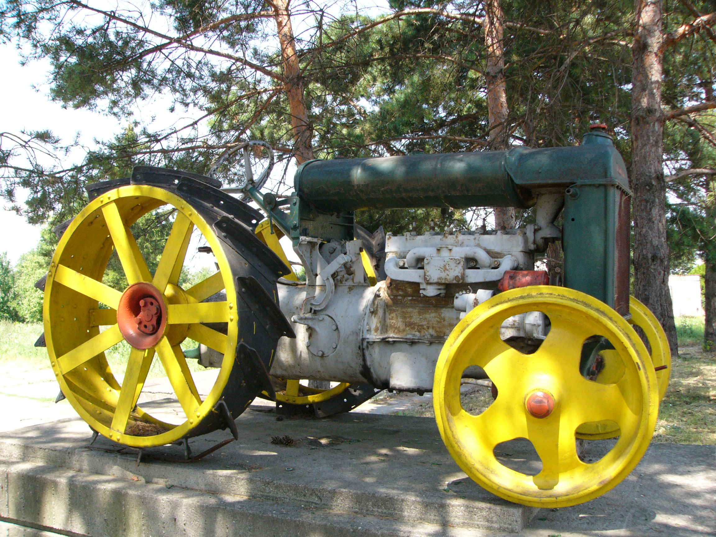 Fordson Model F: Photo gallery, complete information about model ...