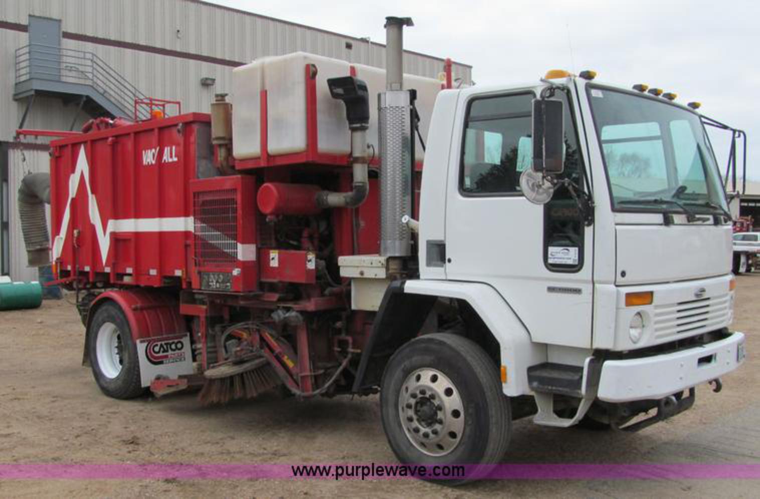 2003 Sterling SC8000 sweeper/vacuum truck | no-reserve auction on ...