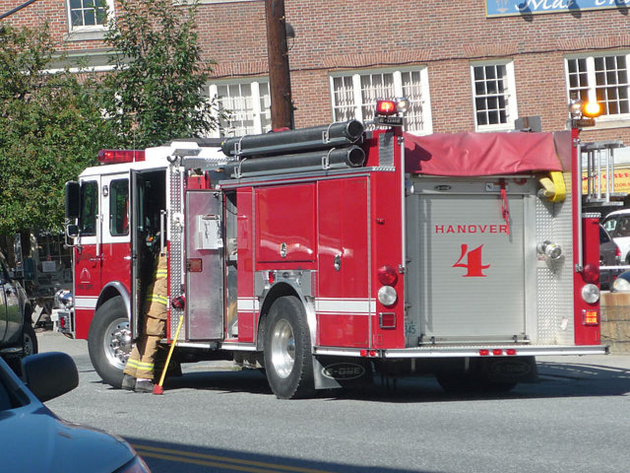 File:Hanover, New Hampshire Fire Department-Engine 4 (E-One Pumper ...