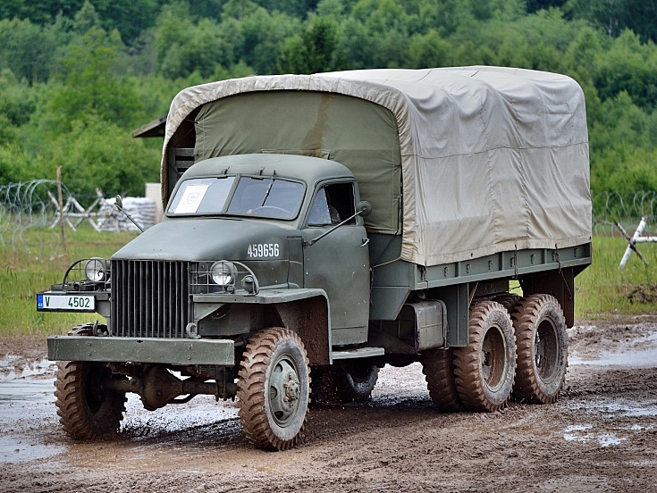 Military Vehicle Photos - Studebaker US6