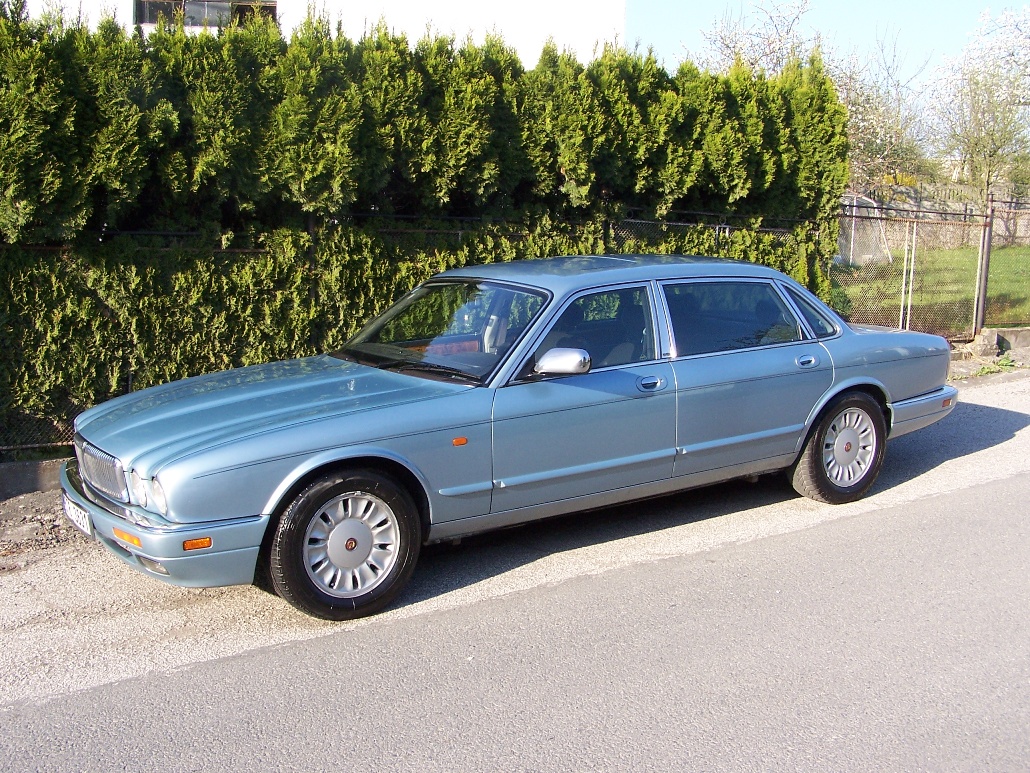 1996 Jaguar Daimler 4.0 (243 cui) gasoline + LPG 165 kW 372 Nm