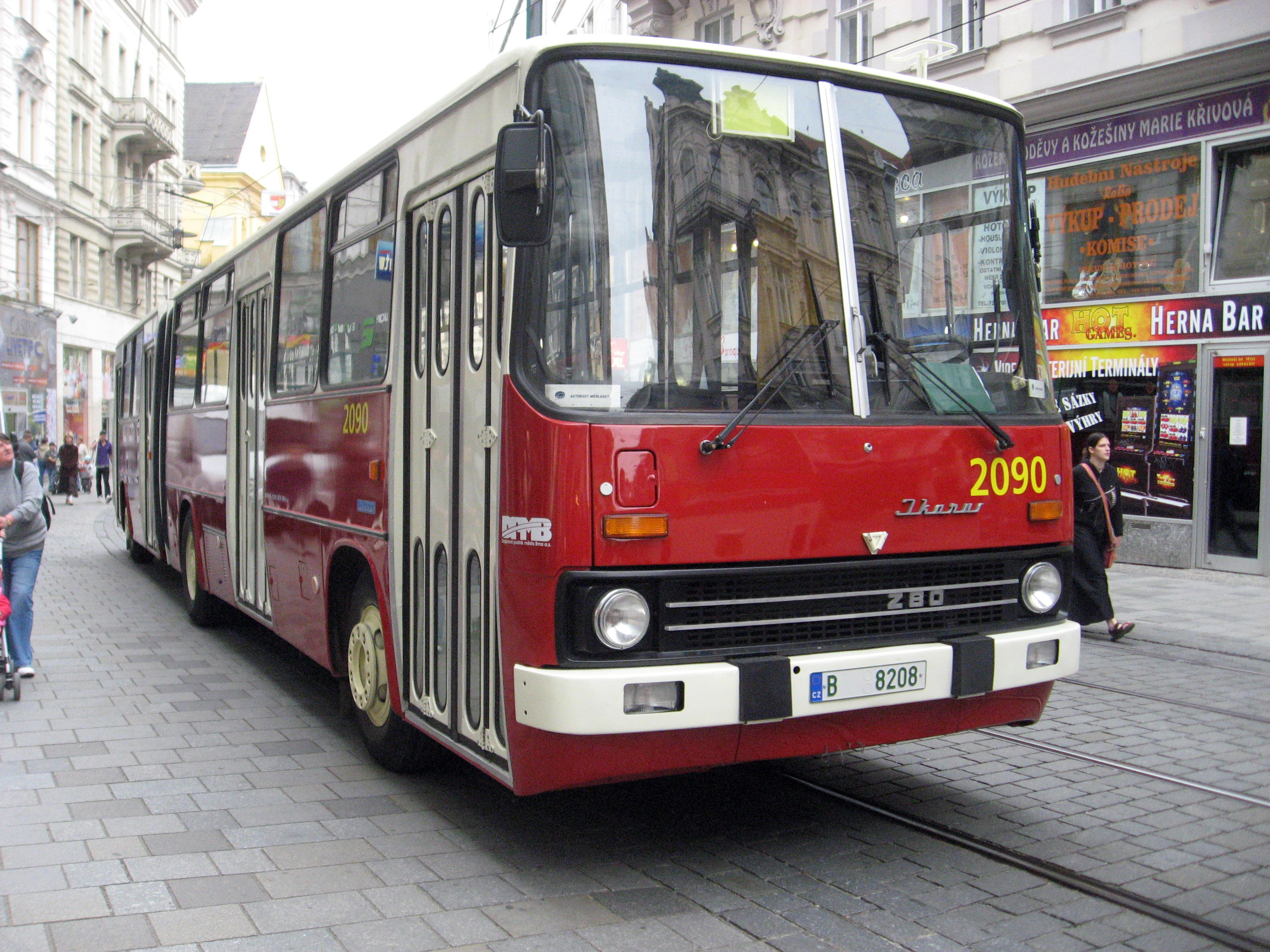 File:Ikarus 280 v BrnÄ›.jpg - Wikimedia Commons