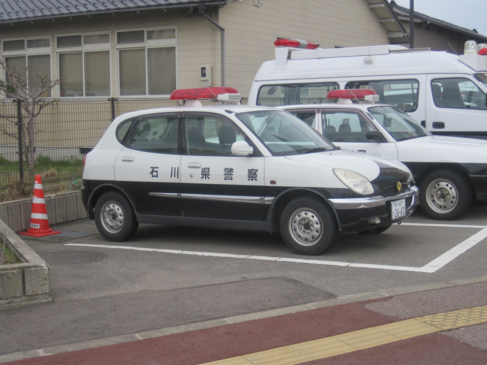 File:Daihatsu Storia Patrolcar.jpg - Wikimedia Commons