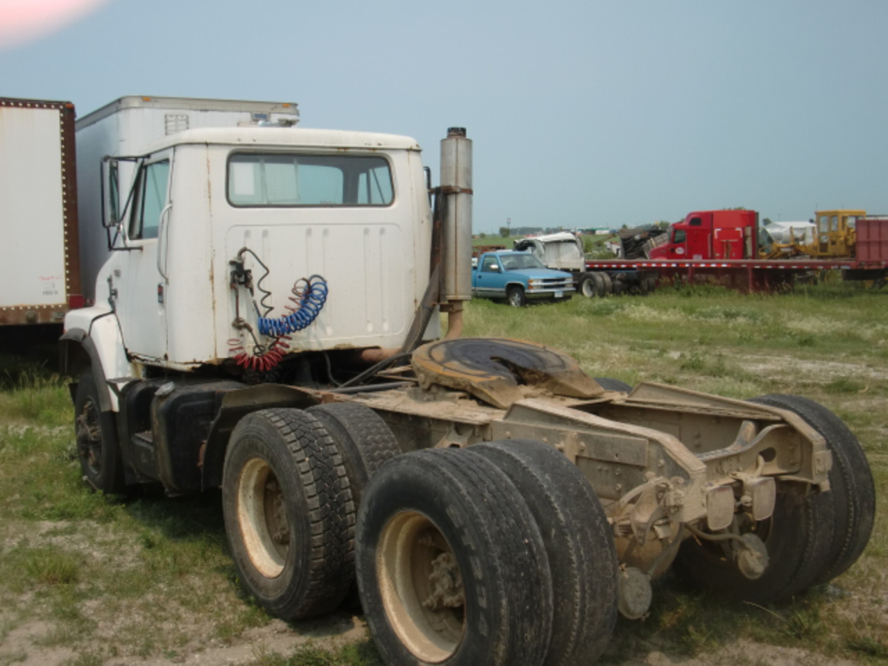 Used International Cab Assembly for 1985 International S2300 (2 ...
