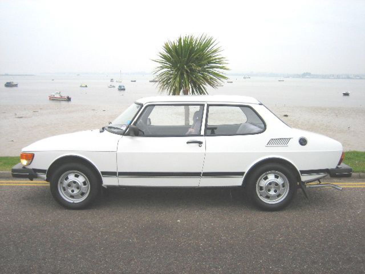 Black & White Cars, Bournemouth - Classic and Performance Cars ...