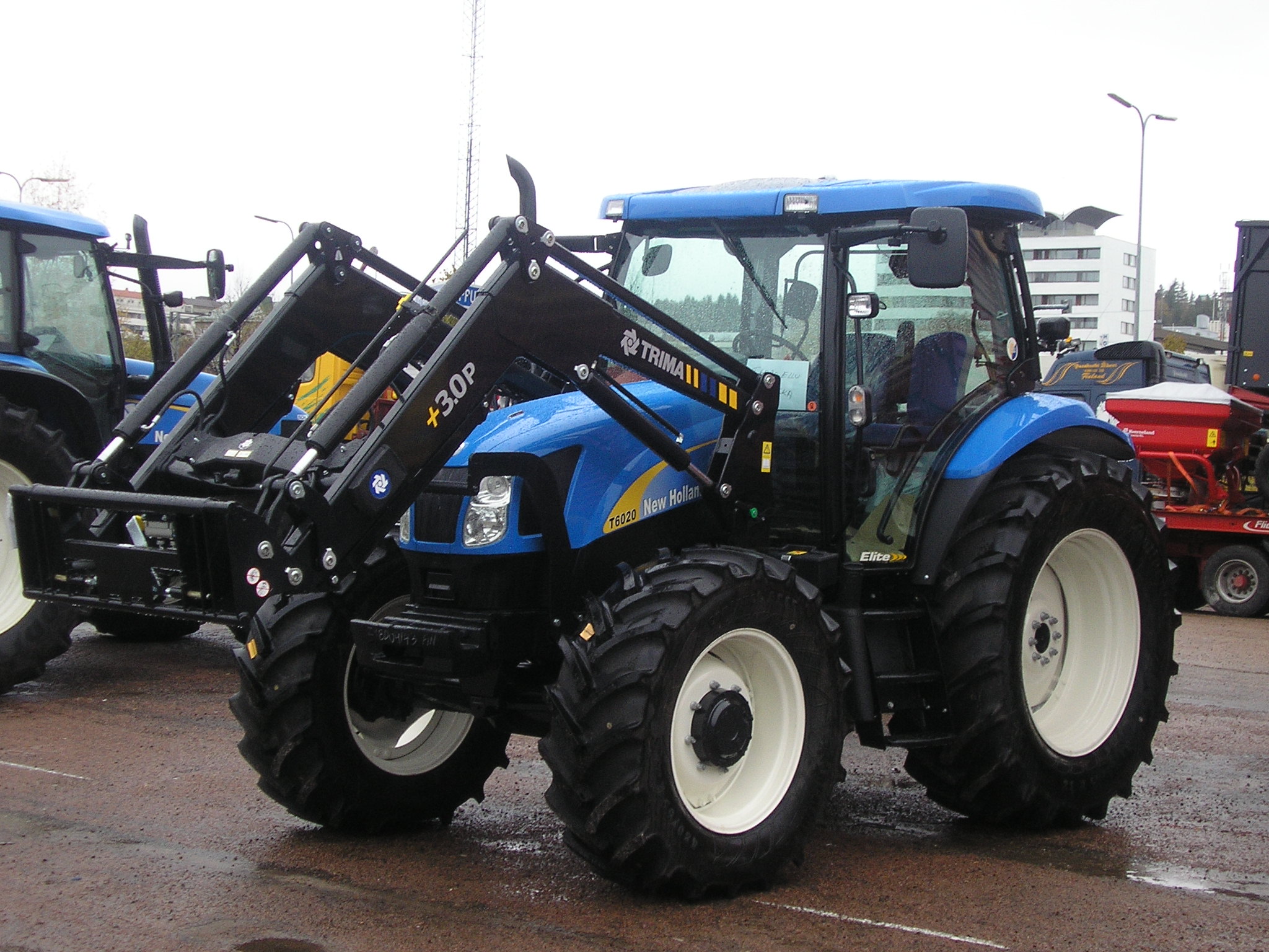 File:New Holland T6020 tractor.jpg - Wikimedia Commons