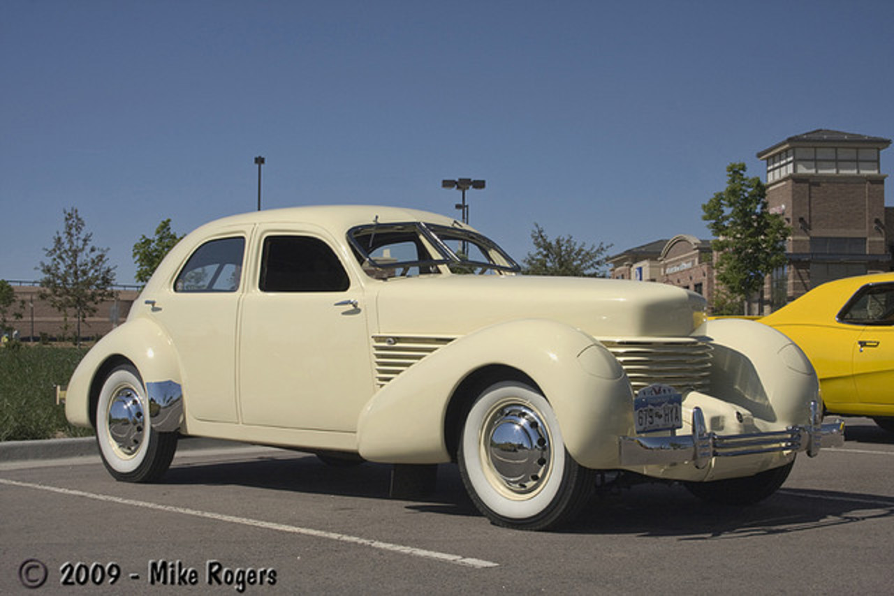 1937 Cord Beverly Sedan - Front Right Quarter | Flickr - Photo ...