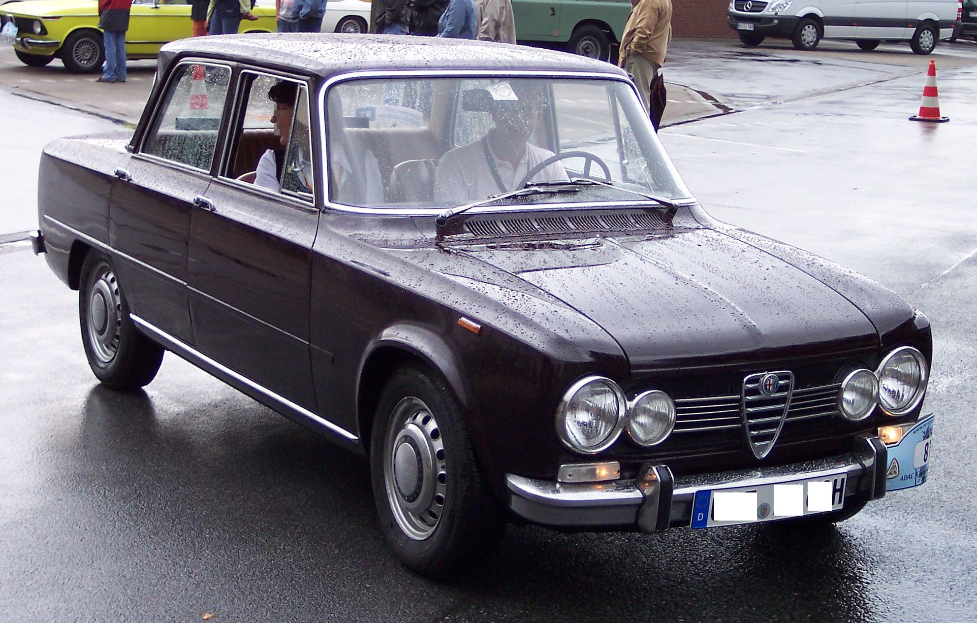 File:Alfa Romeo Giulia 1300 TI vr.jpg - Wikimedia Commons