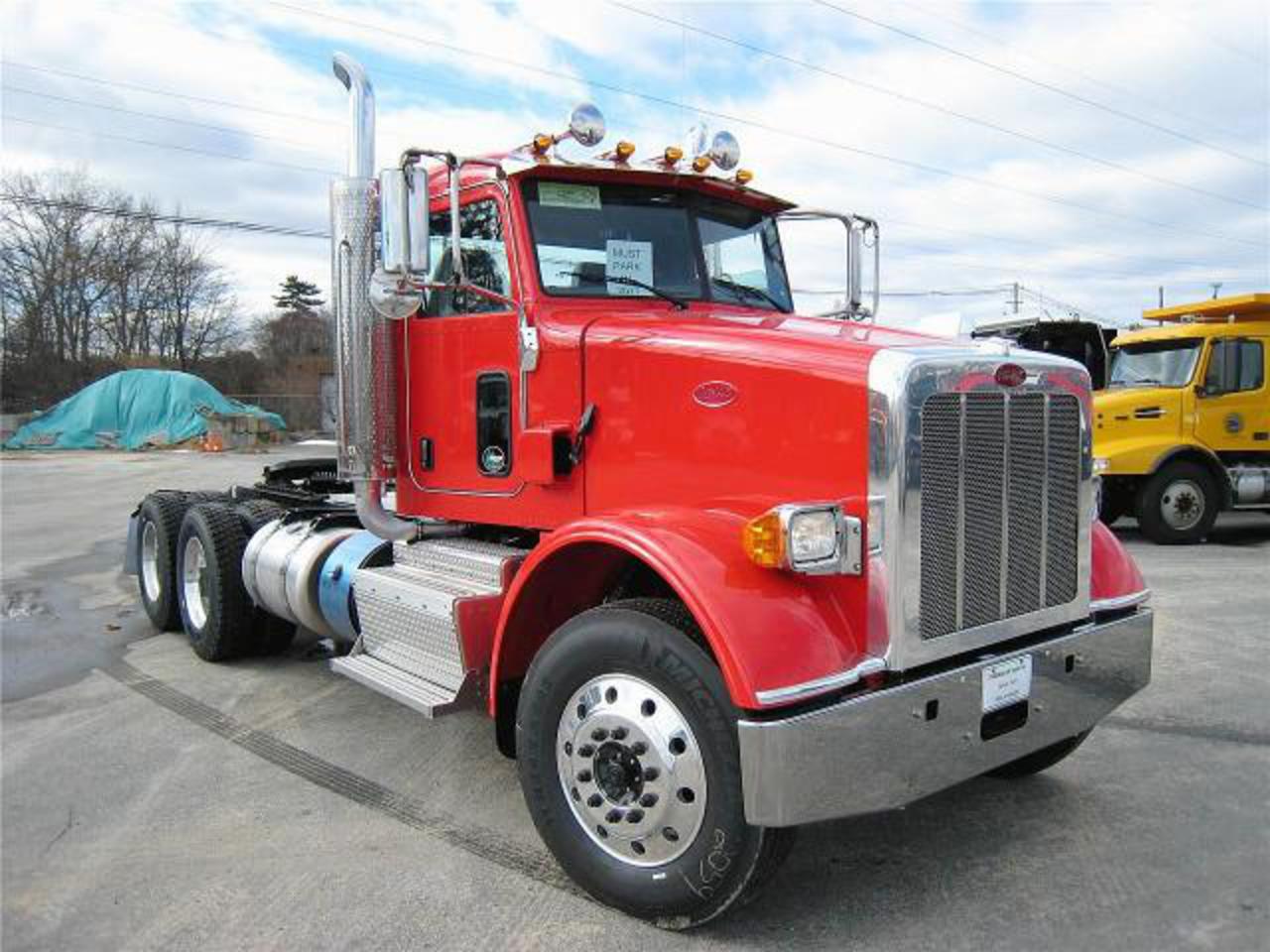 2012 Peterbilt 365 Daycab for Sale in Manchester, NH New Hampshire