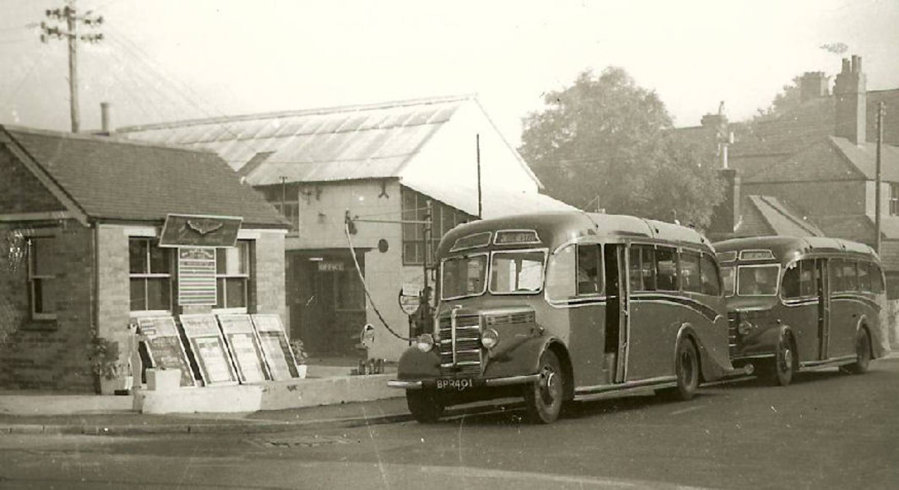 SOME PICTURES OF BERE REGIS BUSES AND COACHES