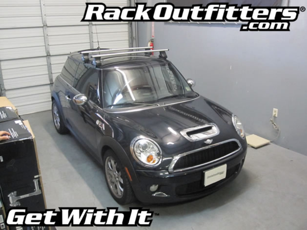 Mini Cooper with Thule 480R Traverse Roof Rack and Bike Carriers ...