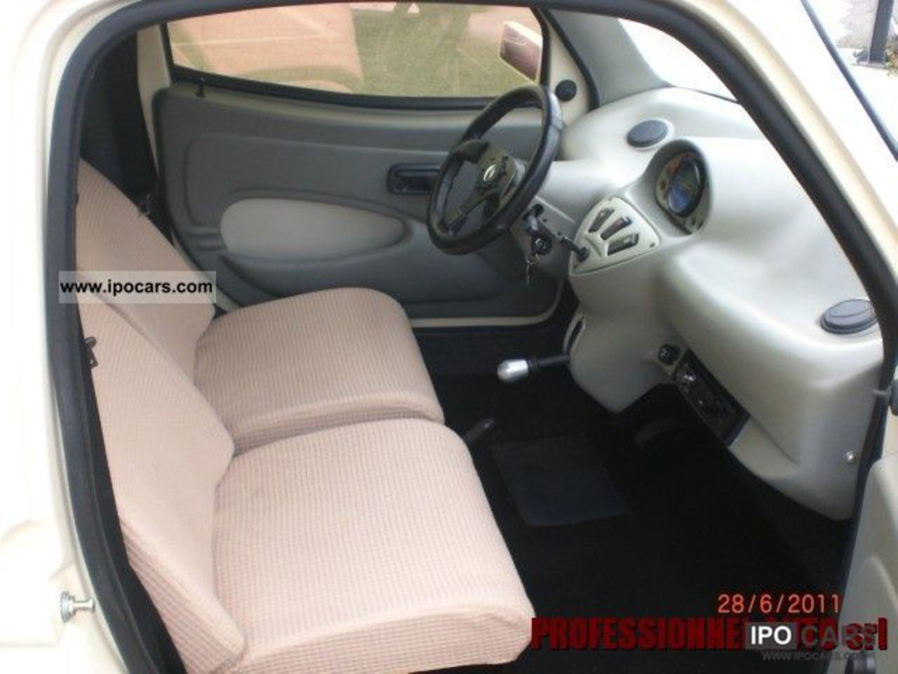 2004 Aixam 500 TOWN LIFE GINEVRA - Car Photo and Specs