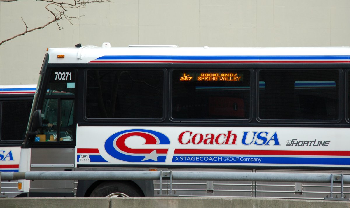 CoachUSA / Shortline / Hudson Transit MCI D4500 70271 @ Trinity Pl ...