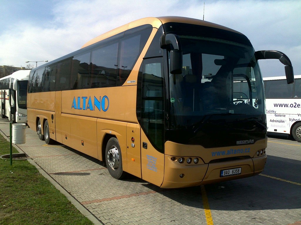 Neoplan Tourliner picture (12) - Firm Guide