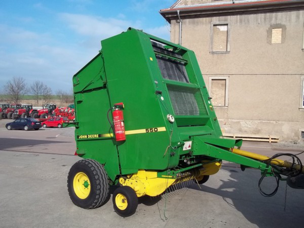 John Deere 550 - Round balers - Agricultural equipment and ...