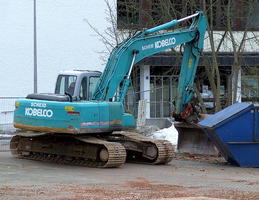 File:Kobelco SK 210LC excavator.JPG - Wikimedia Commons