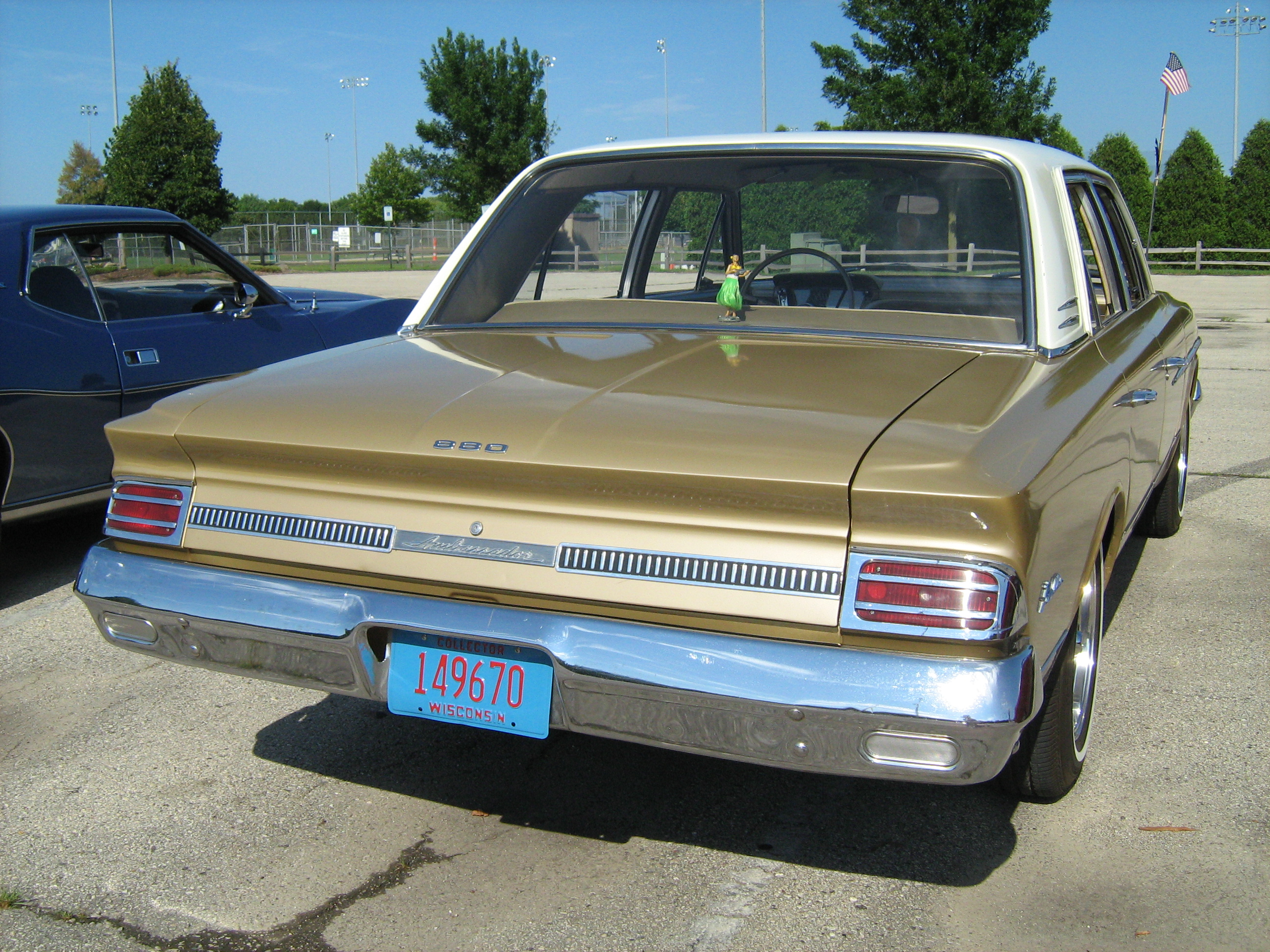 File:1963 Rambler Ambassador 880 sedan gold-white K-r.jpg ...