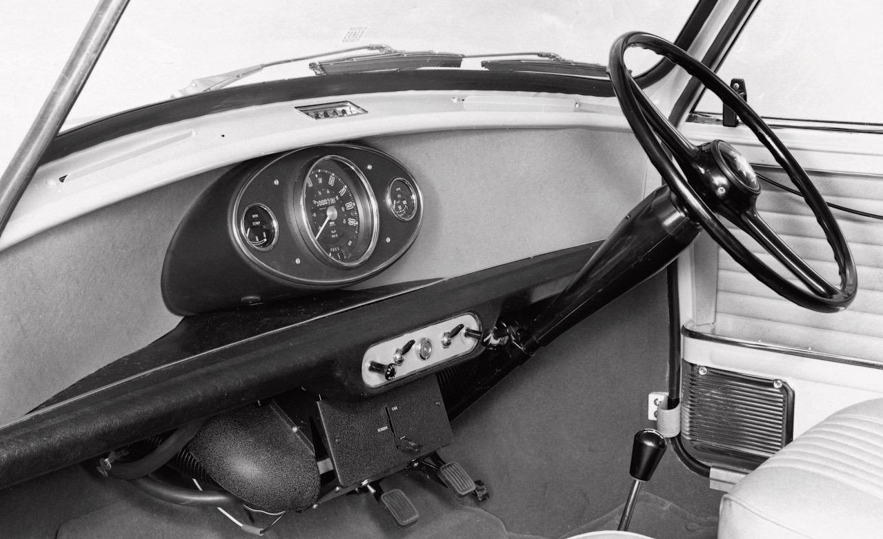 1968 Morris Mini 1000 Mk II interior photo