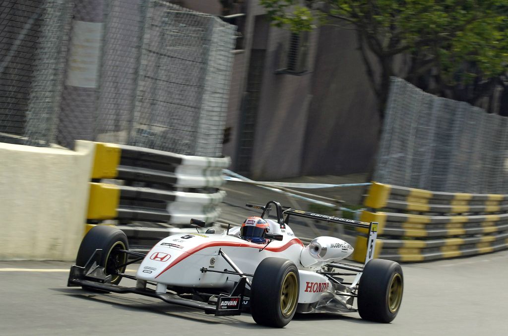F1KubicaFan : 2005 Robert #Kubica Dallara F305-Mugen http://t.co ...
