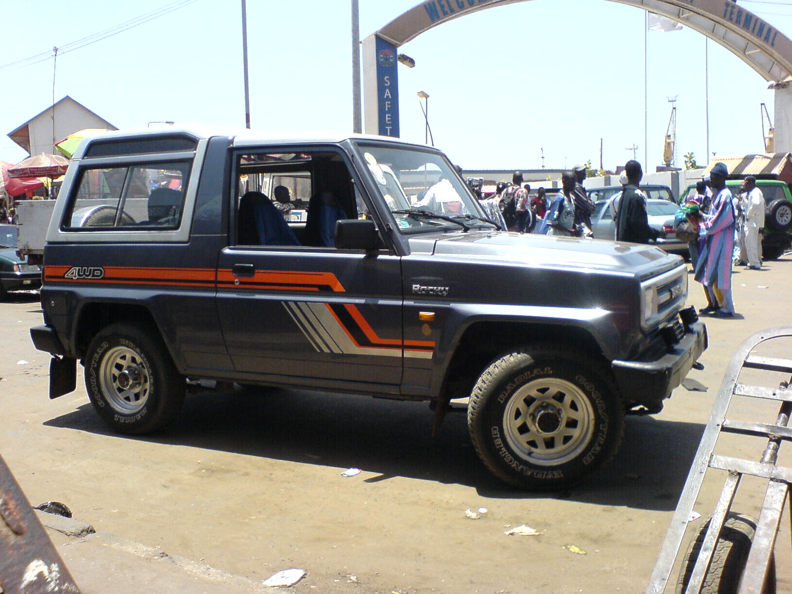 Home English / Contact - Car Rental Gambia MAXIMA 4WD E/