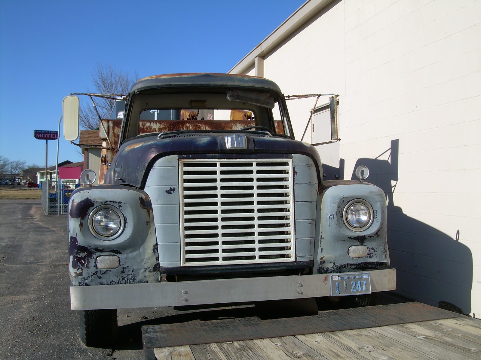 Old Parked Cars Nebraska: 1965 International Harvester Loadstar 1600