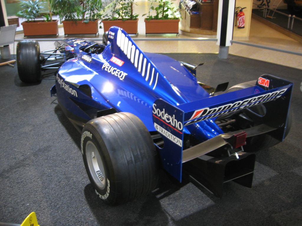 File:Prost Grand Prix 02.jpg - Wikimedia Commons