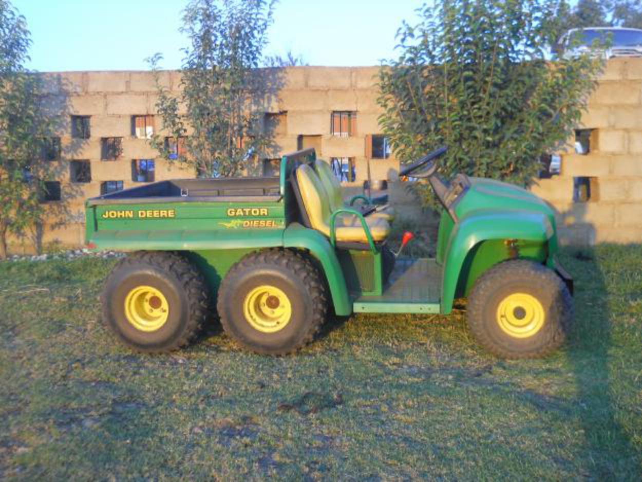 John Deere Gator 6x4 - Bronkhorstspruit - Farming equipment