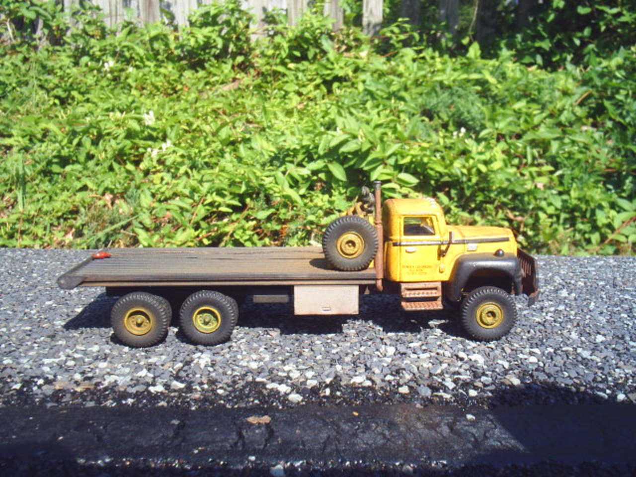 International R-series oilfield bed truck | Flickr - Photo Sharing!