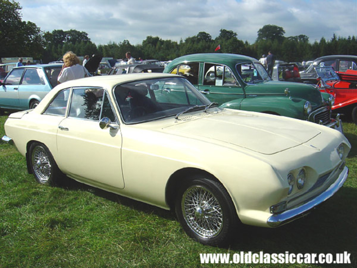 Reliant Scimitar Coupe finished in Cream (Photo 51 of 105)