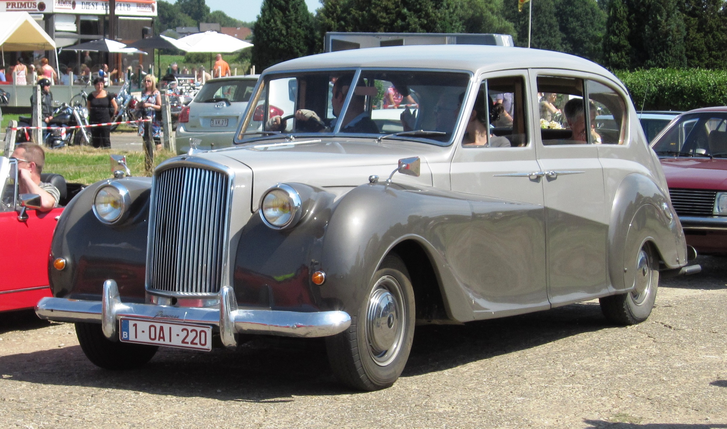 File:Vanden Plas Princess Limousine (ca 1965).jpg - Wikimedia Commons
