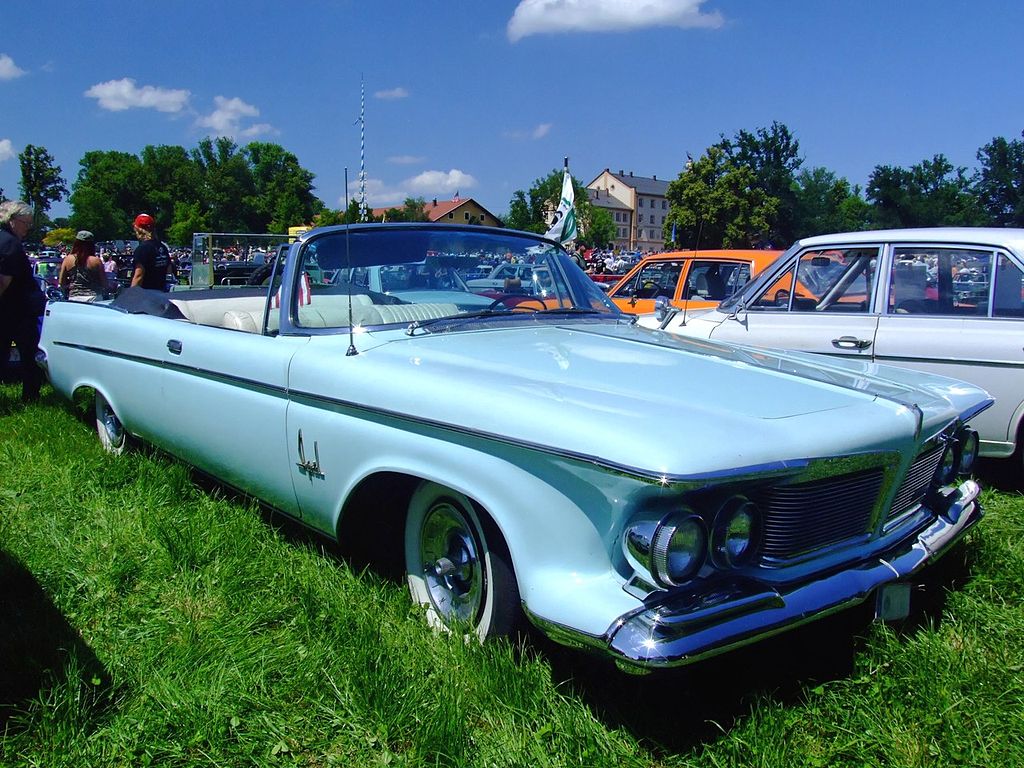 File:Imperial Crown Convertible 1962 1.jpg - Wikimedia Commons