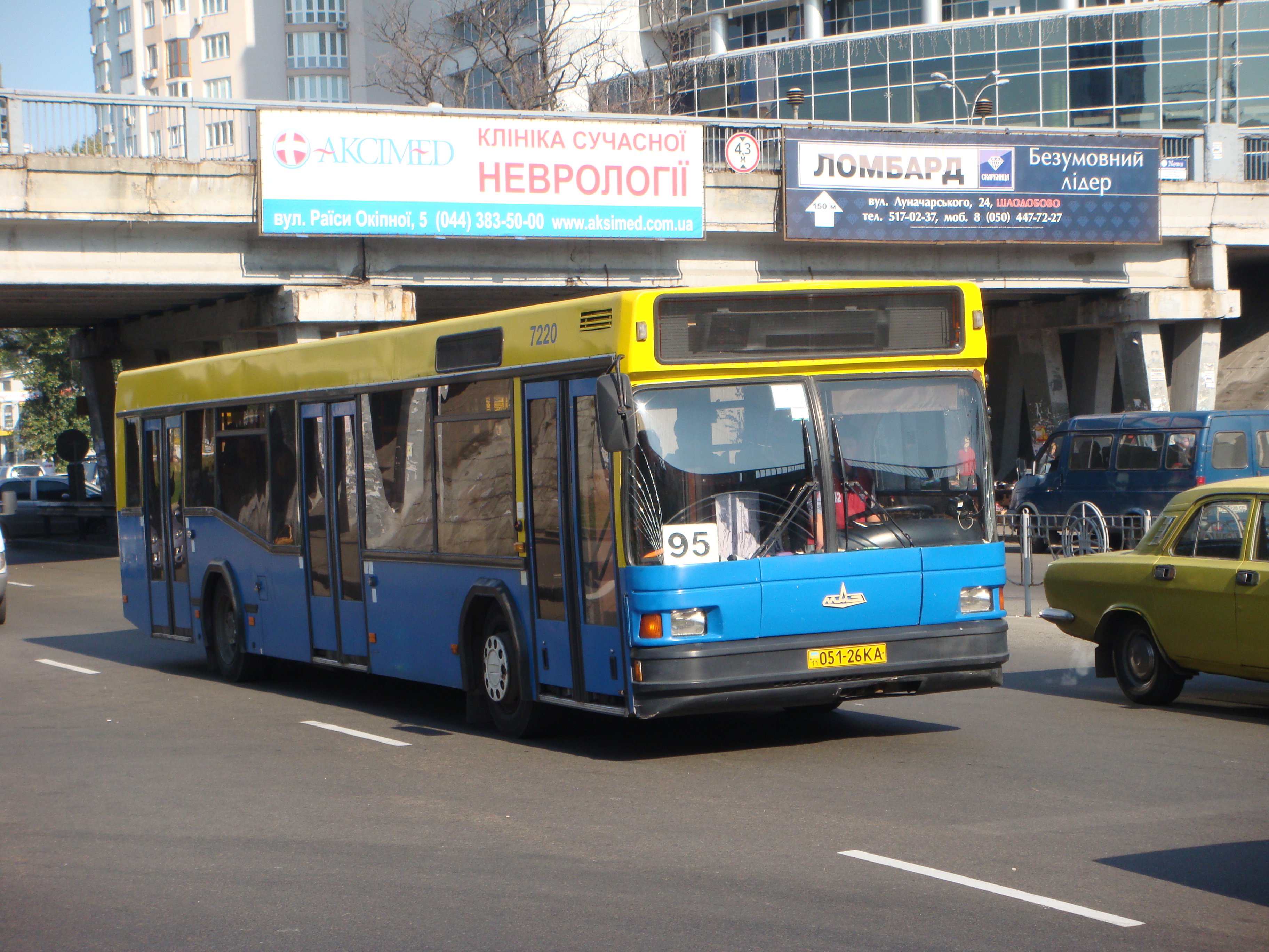 File:MAZ-103 Kiev 01.JPG - Wikimedia Commons
