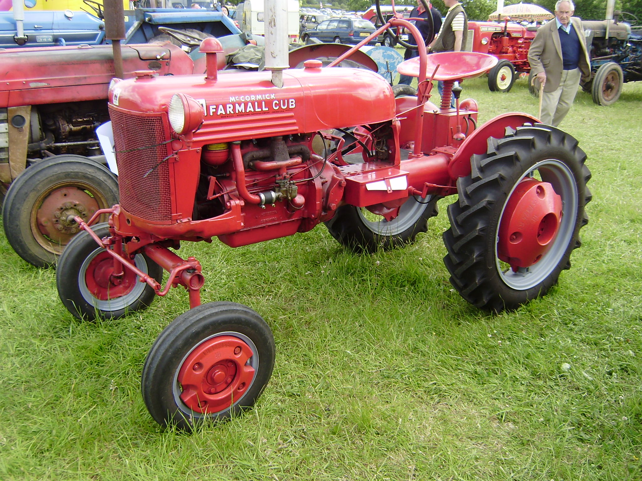 Farmall Cub - Tractor & Construction Plant Wiki - The classic ...