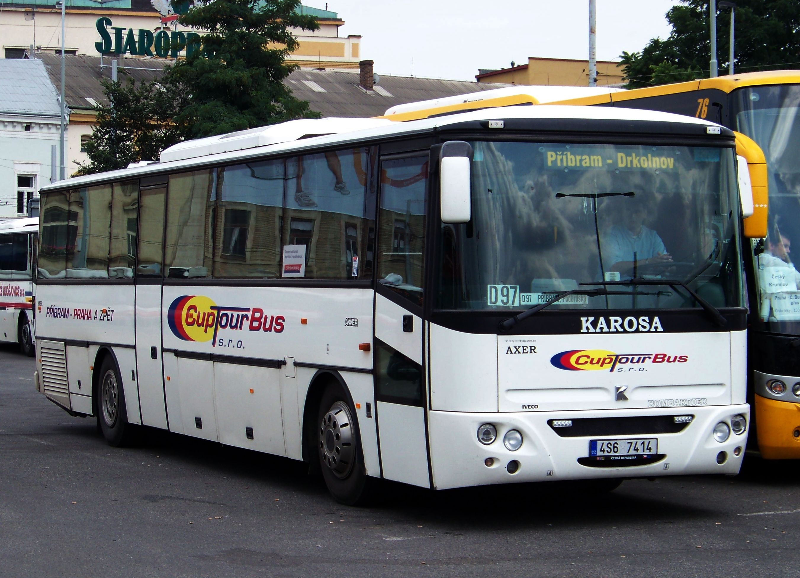 File:Karosa Axer - Cup Tour Bus, Na KnÃ­Å¾ecÃ­.jpg - Wikimedia Commons